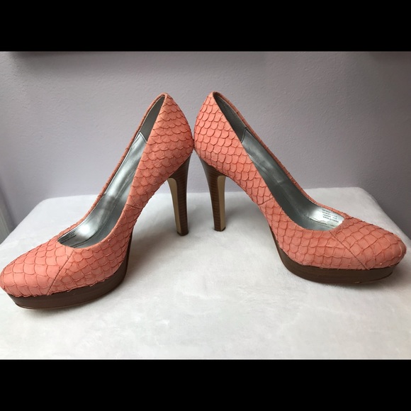 Calvin Klein - KENDALL Fish Skin Pump in Apricot - Picture 5 of 5